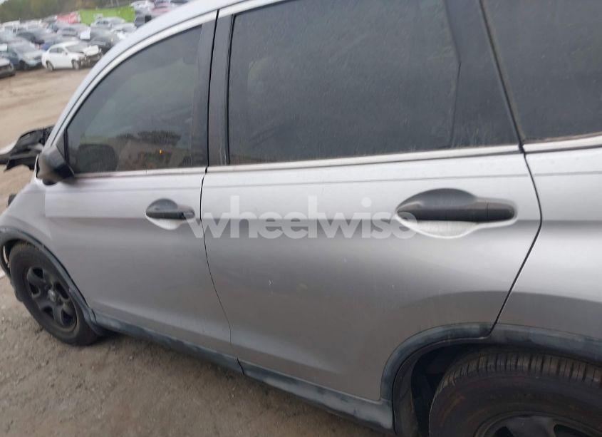 Photo 14 of 2016 Honda Cr-v LX (VIN 2HKRM3H33GH545425)