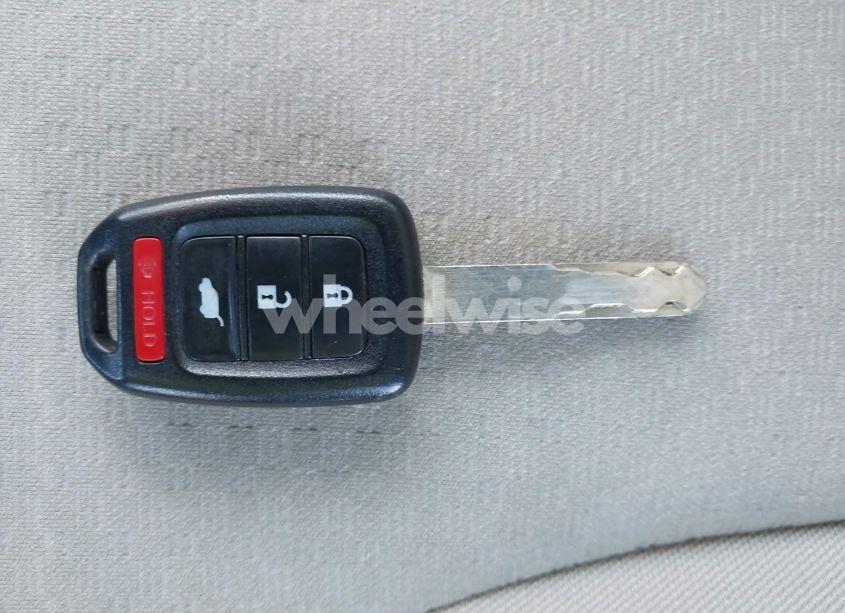 Photo 11 of 2015 Honda Cr-v LX (VIN 2HKRM3H38FH500818)