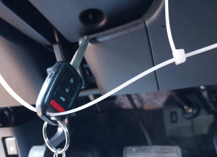 Photo 11 of 2015 Honda Cr-v LX (VIN 2HKRM3H39FH543127)