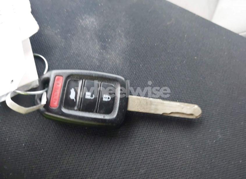 Photo 11 of 2016 Honda Cr-v SE (VIN 2HKRM3H41GH527109)