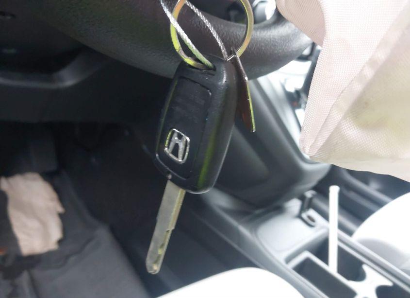 Photo 11 of 2015 Honda Cr-v LX (VIN 2HKRM4H30FH697585)