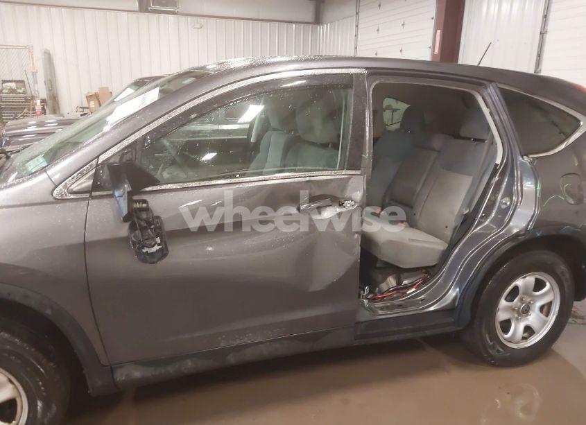 Photo 6 of 2016 Honda Cr-v LX (VIN 2HKRM4H30GH648145)