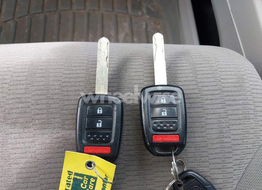 Photo 11 of 2014 Honda Cr-v LX (VIN 2HKRM4H31EH613630)