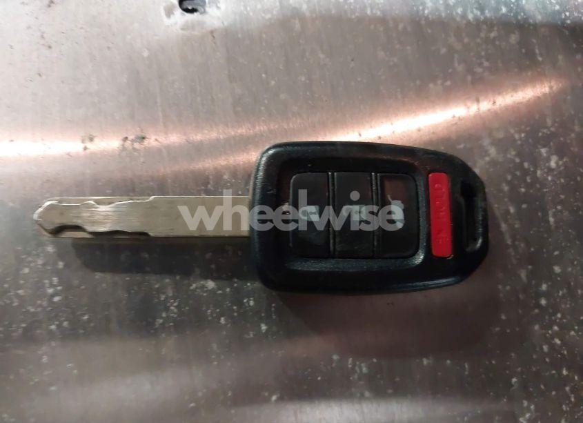 Photo 11 of 2016 Honda Cr-v LX (VIN 2HKRM4H31GH669389)