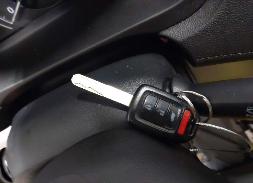 Photo 11 of 2016 Honda Cr-v LX (VIN 2HKRM4H31GH680330)