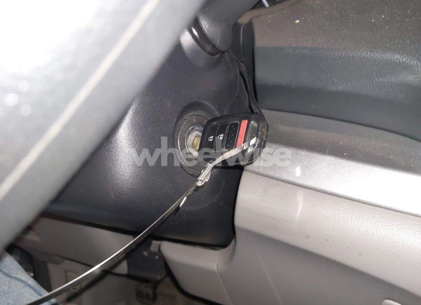 Photo 11 of 2014 Honda Cr-v LX (VIN 2HKRM4H32EH653361)