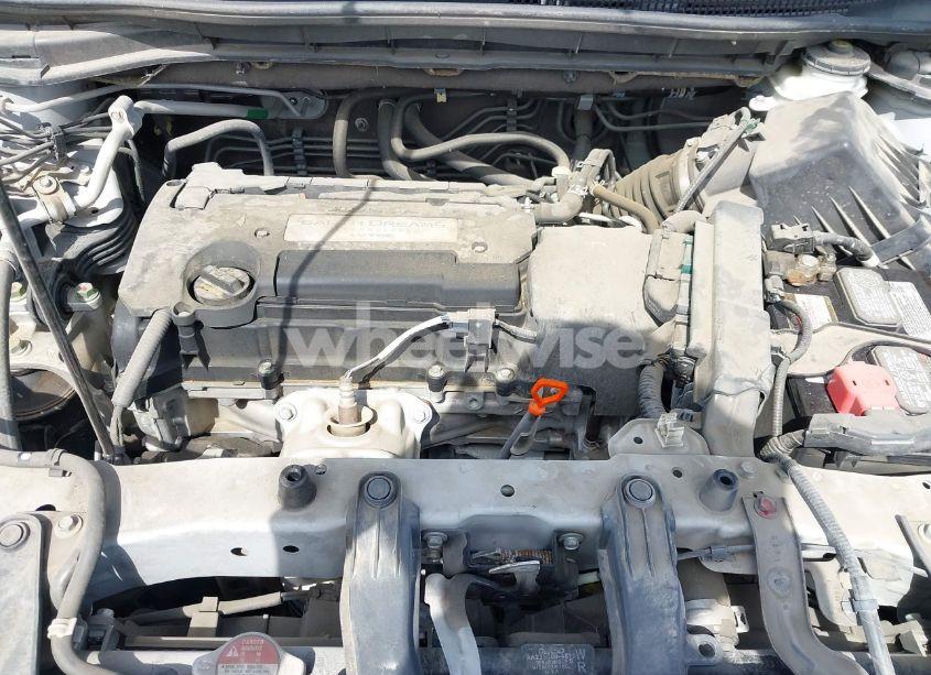 Photo 10 of 2015 Honda Cr-v LX (VIN 2HKRM4H32FH630230)