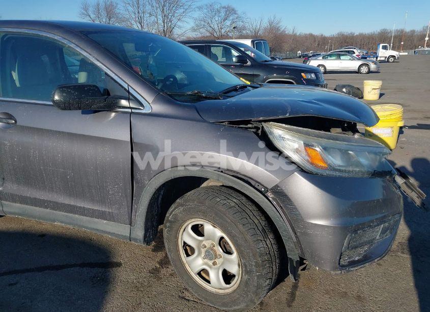 Photo 6 of 2016 Honda Cr-v LX (VIN 2HKRM4H32GH695967)