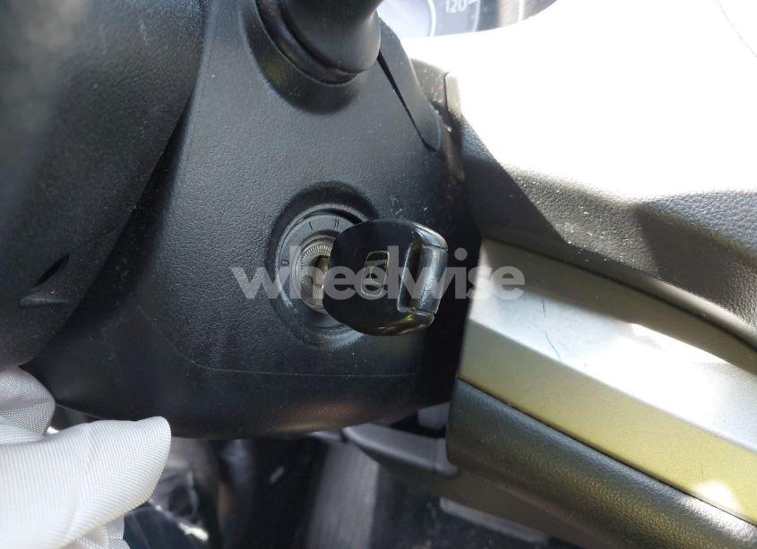 Photo 11 of 2013 Honda Cr-v LX (VIN 2HKRM4H33DH673875)