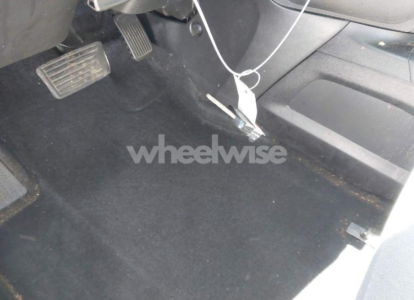 Photo 11 of 2015 Honda Cr-v LX (VIN 2HKRM4H33FH691442)