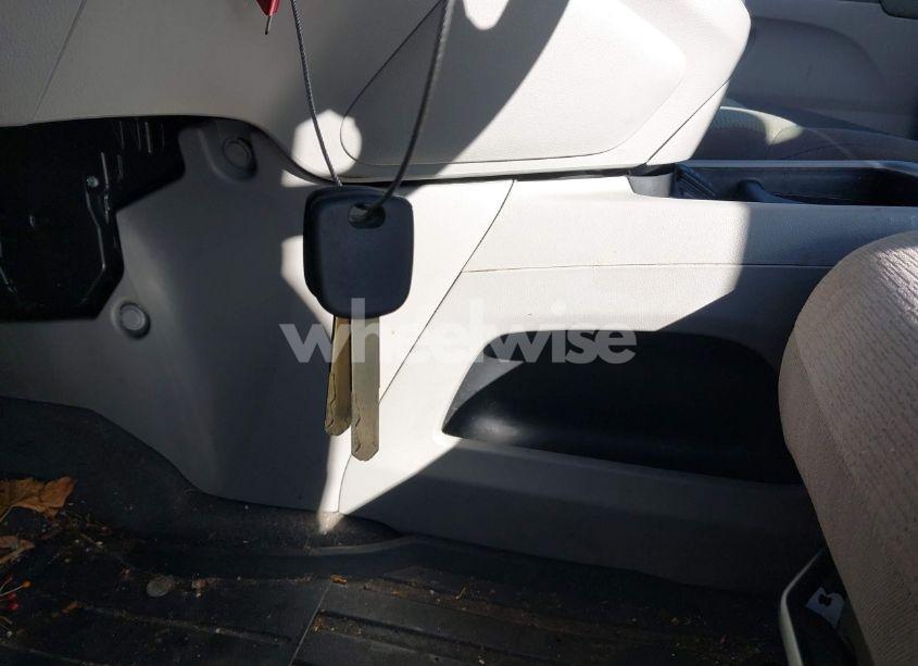 Photo 11 of 2013 Honda Cr-v LX (VIN 2HKRM4H34DH625916)