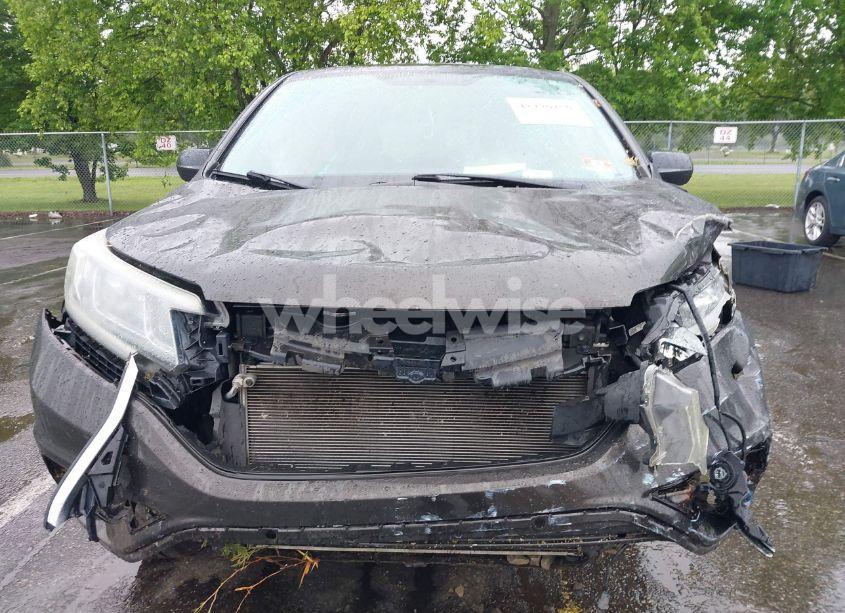 Photo 6 of 2015 Honda Cr-v LX (VIN 2HKRM4H34FH703940)