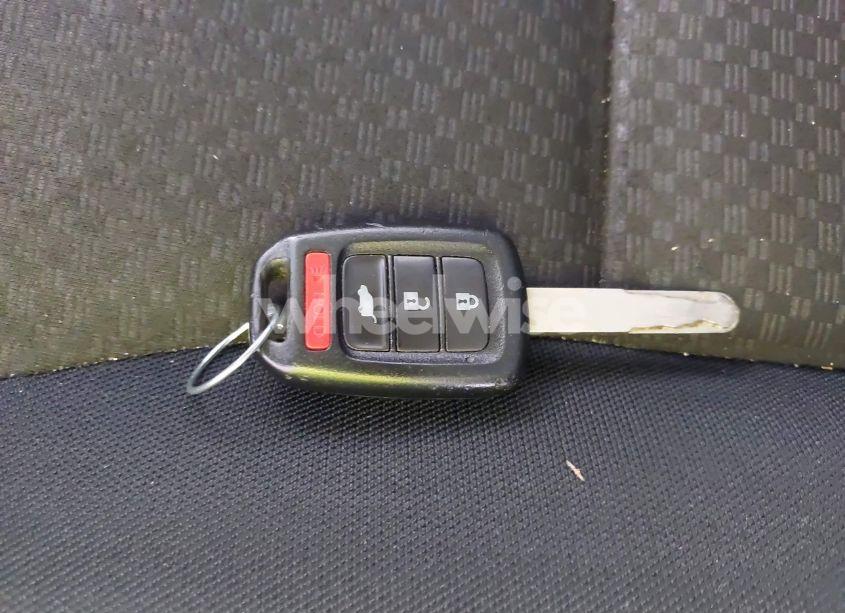 Photo 11 of 2016 Honda Cr-v LX (VIN 2HKRM4H34GH689071)