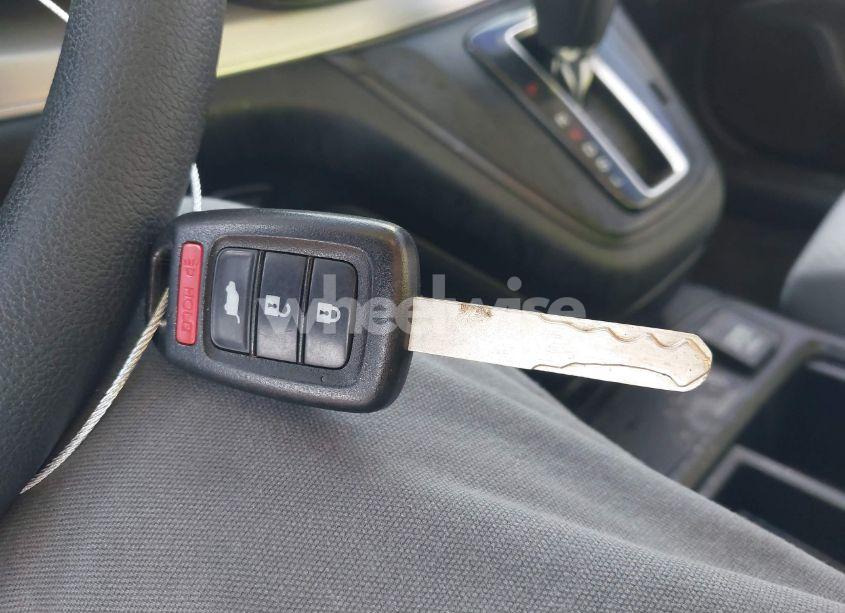 Photo 11 of 2016 Honda Cr-v LX (VIN 2HKRM4H35GH610846)