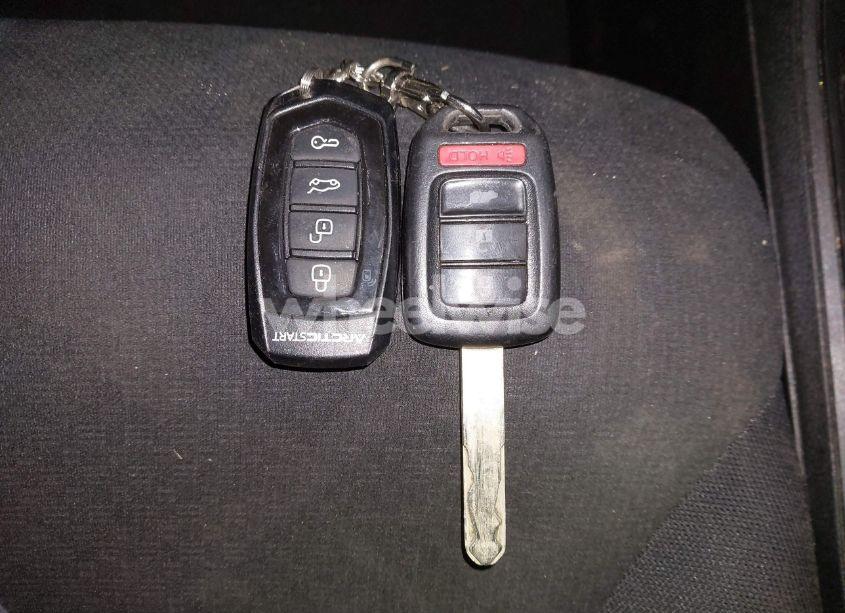 Photo 11 of 2015 Honda Cr-v LX (VIN 2HKRM4H36FH703969)