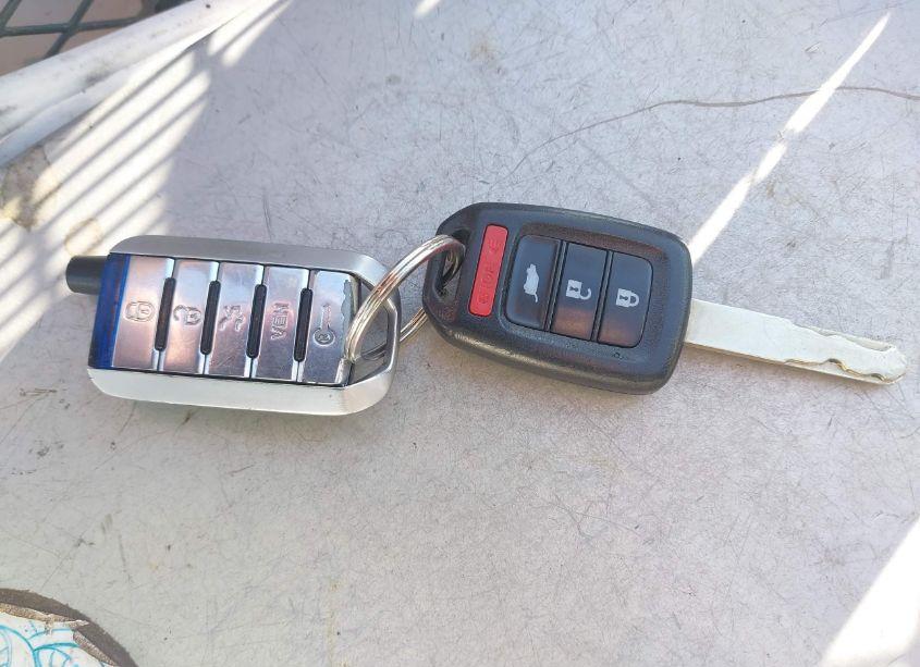 Photo 11 of 2015 Honda Cr-v LX (VIN 2HKRM4H38FH697107)