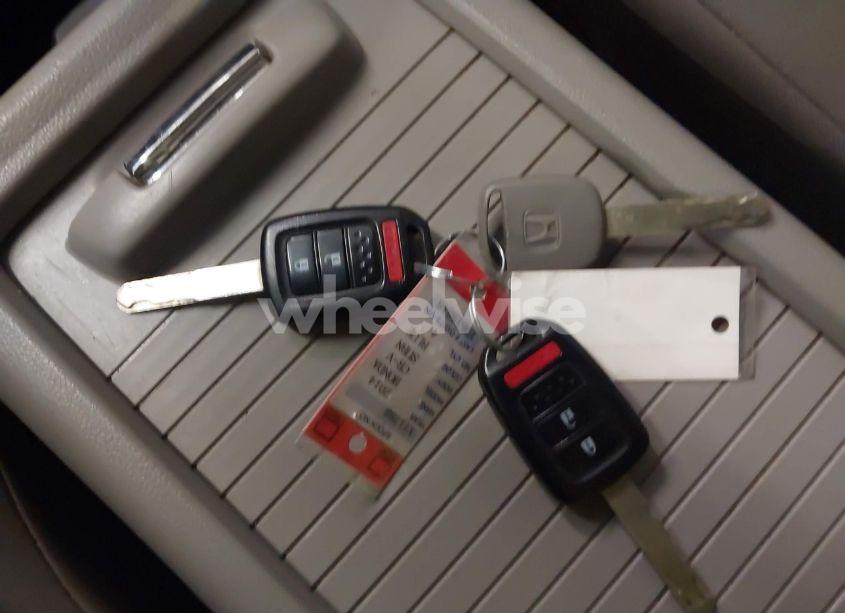 Photo 11 of 2014 Honda Cr-v LX (VIN 2HKRM4H39EH618848)