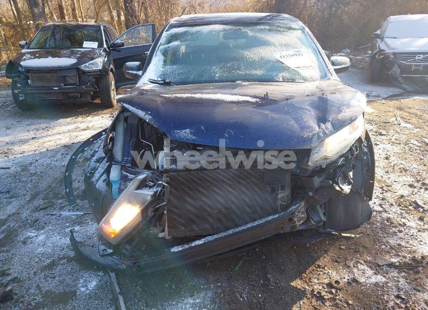 Photo 12 of 2015 Honda Cr-v LX (VIN 2HKRM4H39FH627910)