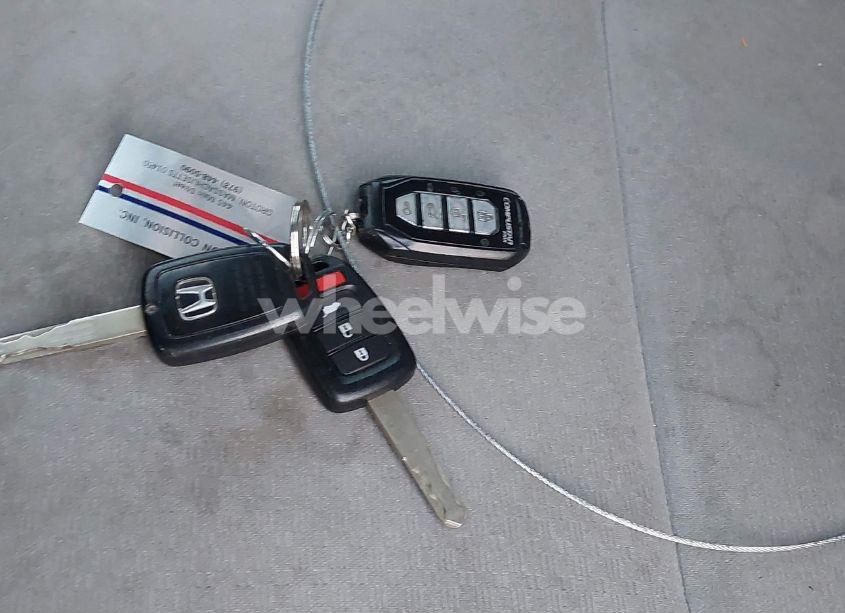 Photo 11 of 2016 Honda Cr-v SE (VIN 2HKRM4H46GH726520)