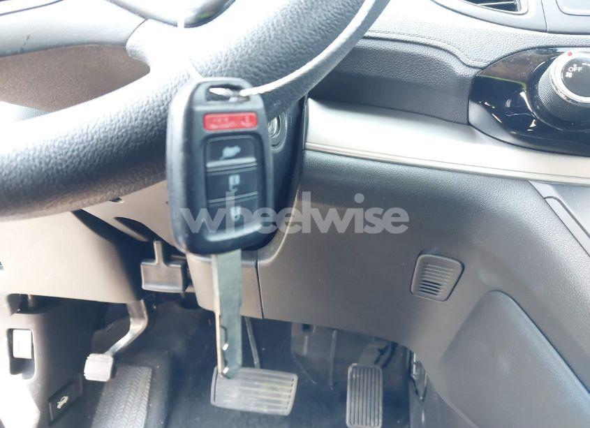 Photo 11 of 2016 Honda Cr-v SE (VIN 2HKRM4H47GH677439)