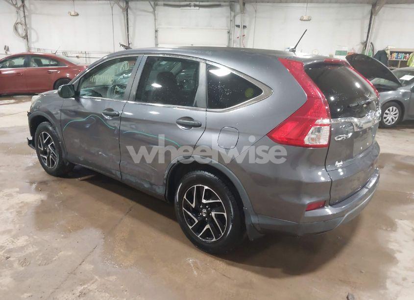 Photo 3 of 2016 Honda Cr-v SE (VIN 2HKRM4H4XGH613900)