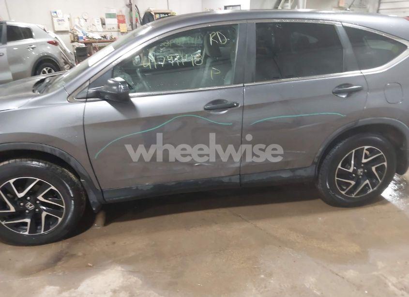 Photo 6 of 2016 Honda Cr-v SE (VIN 2HKRM4H4XGH613900)