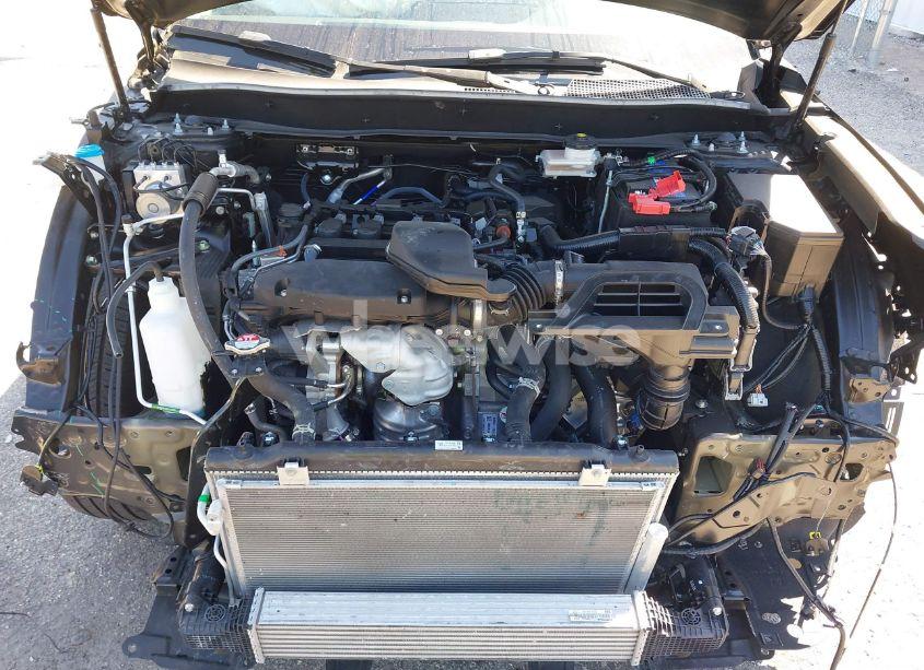 Photo 10 of 2024 Honda Cr-v LX 2WD (VIN 2HKRS3H2XRH332343)