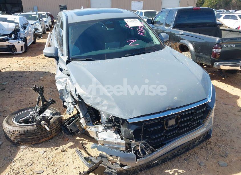 Photo 6 of 2025 Honda Cr-v EX-L 2WD (VIN 2HKRS3H73SH301730)