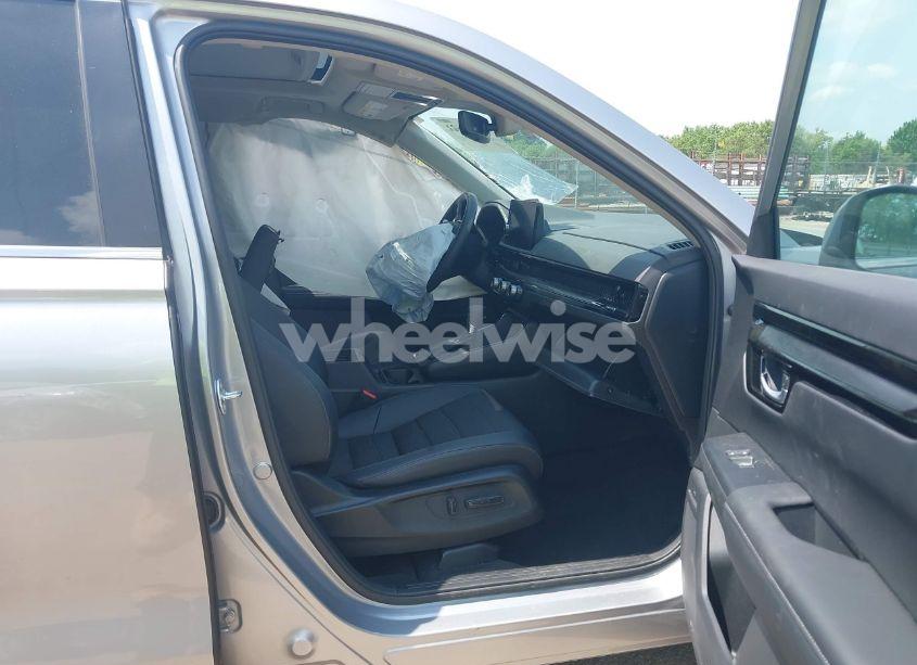 Photo 5 of 2024 Honda Cr-v EX-L AWD (VIN 2HKRS4H7XRH424151)