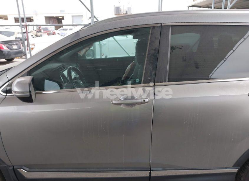 Photo 15 of 2017 Honda Cr-v TOURING (VIN 2HKRW1H91HH516249)