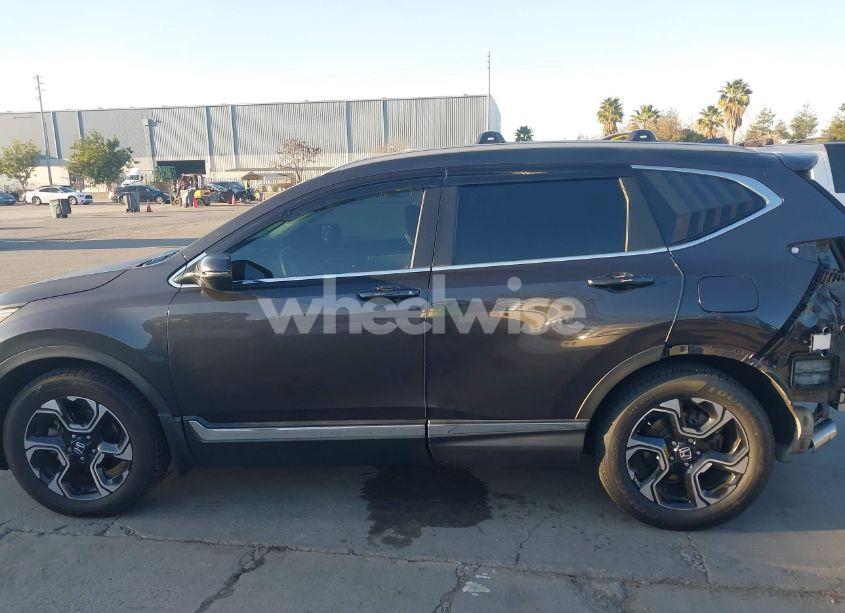 Photo 15 of 2018 Honda Cr-v TOURING (VIN 2HKRW1H93JH513116)