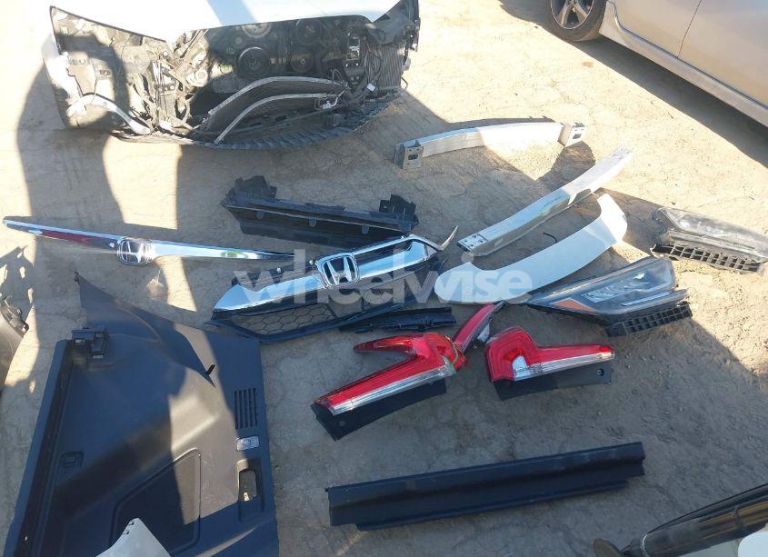 Photo 18 of 2018 Honda Cr-v TOURING (VIN 2HKRW1H98JH509238)