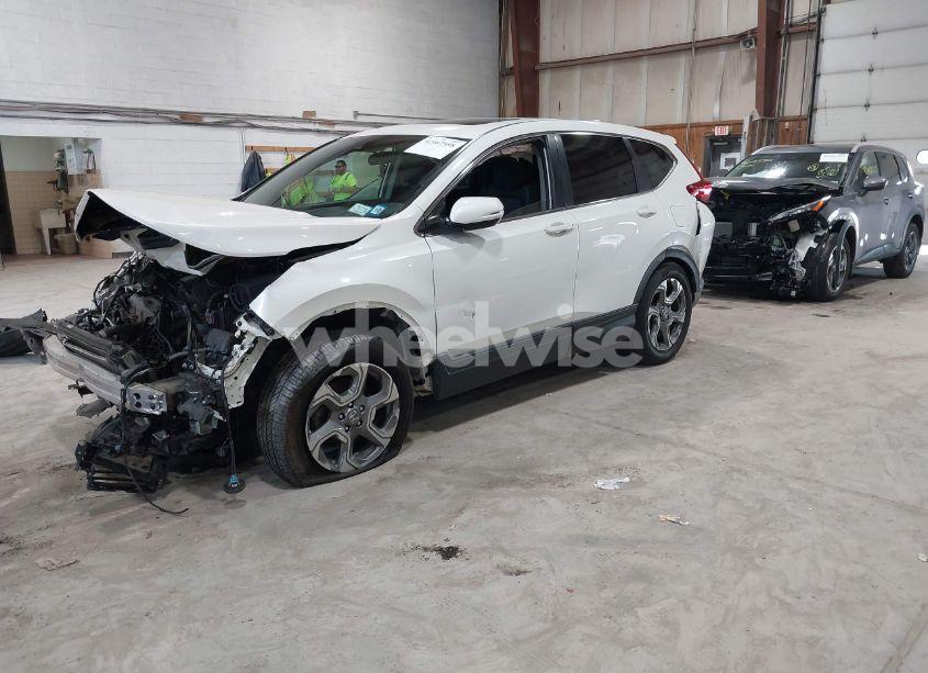 Photo 2 of 2018 Honda Cr-v EX (VIN 2HKRW2H51JH682487)