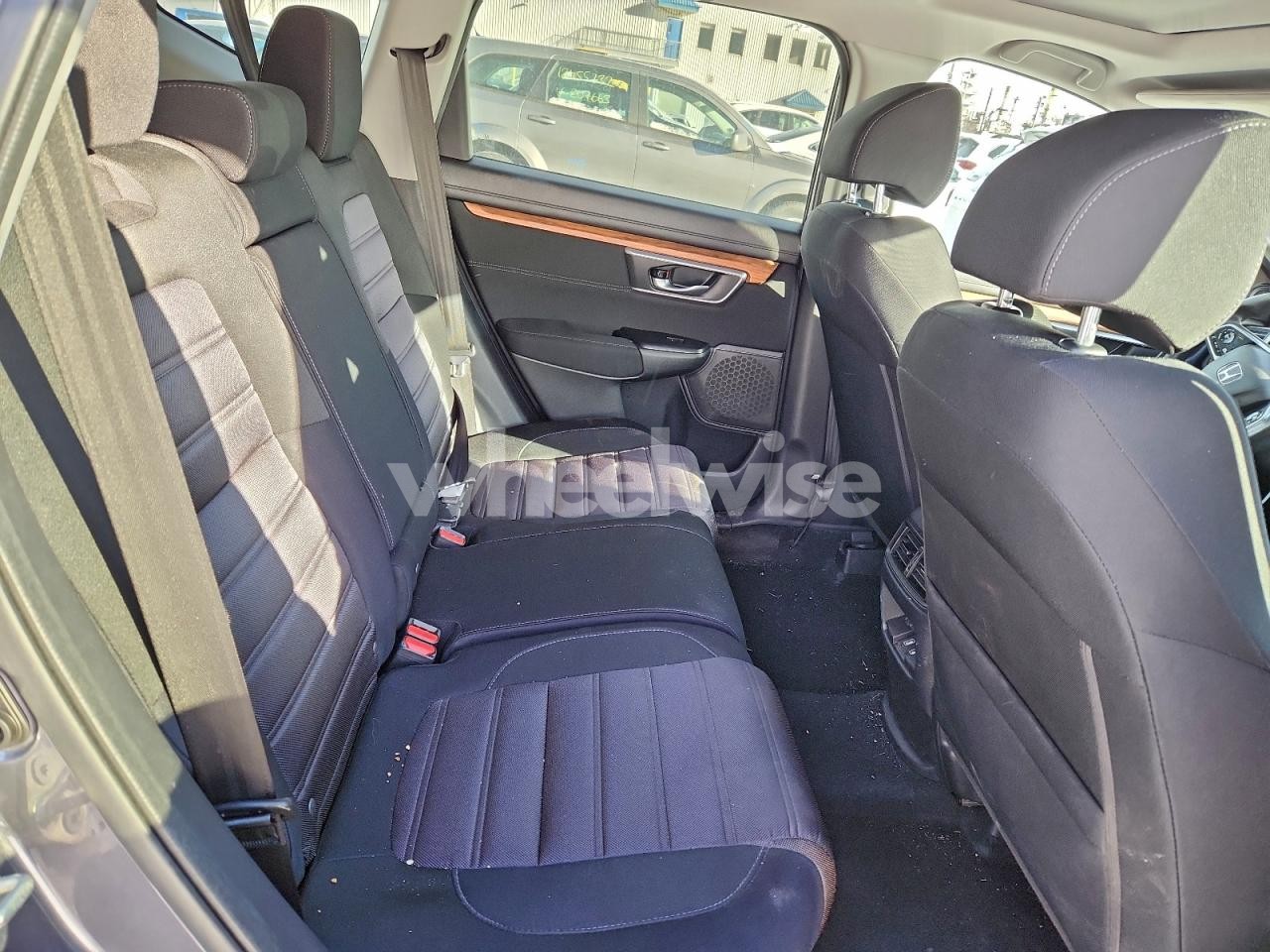 Photo 10 of 2019 HONDA CR-V EX (VIN 2HKRW2H53KH133827)