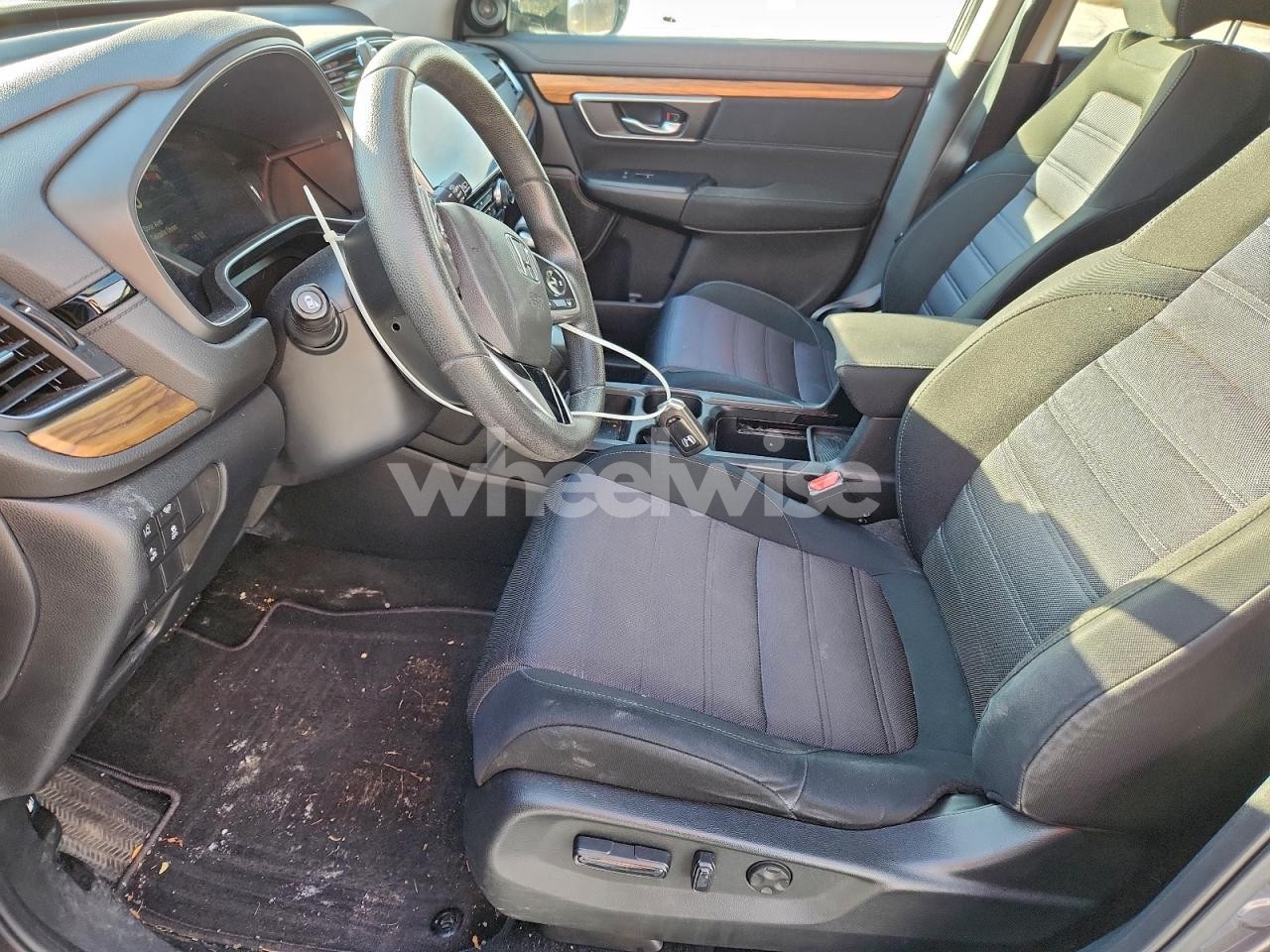 Photo 7 of 2019 HONDA CR-V EX (VIN 2HKRW2H53KH133827)