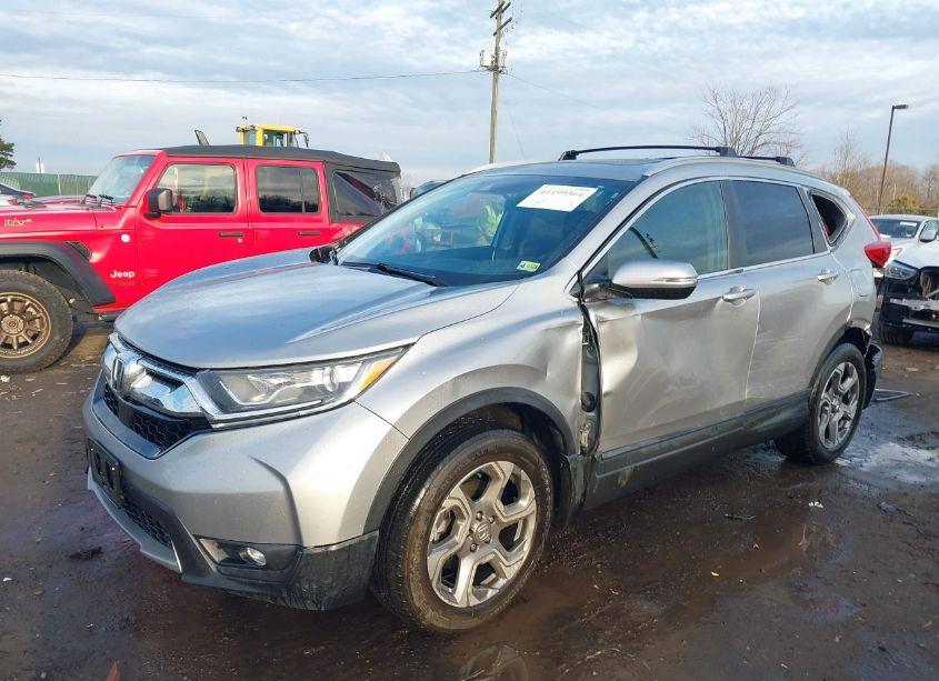 Photo 2 of 2018 Honda Cr-v EX (VIN 2HKRW2H55JH628173)