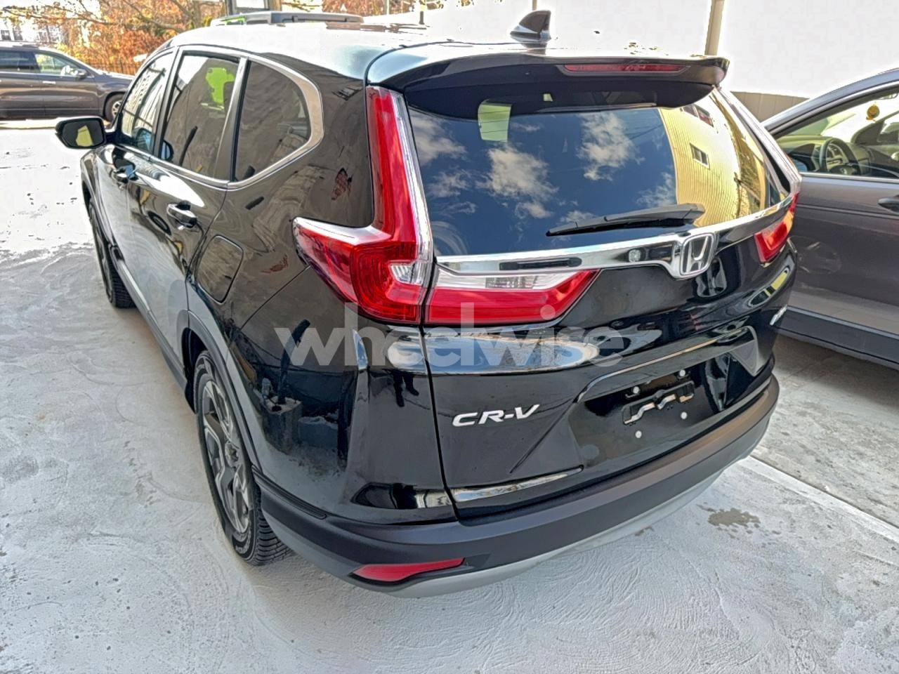 Photo 3 of 2017 HONDA CR-V EX (VIN 2HKRW2H58HH644037)
