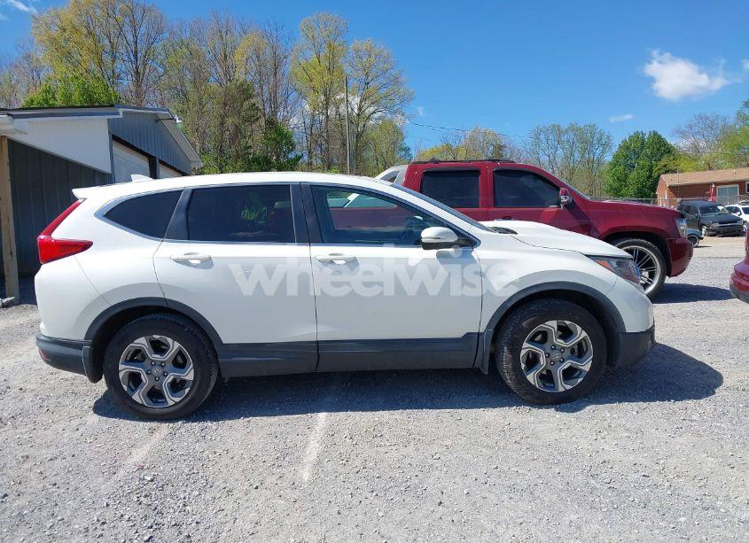 Photo 13 of 2018 Honda Cr-v EX (VIN 2HKRW2H59JH609772)