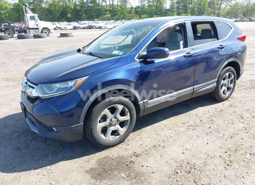 Photo 2 of 2018 Honda Cr-v EX (VIN 2HKRW2H5XJH621185)