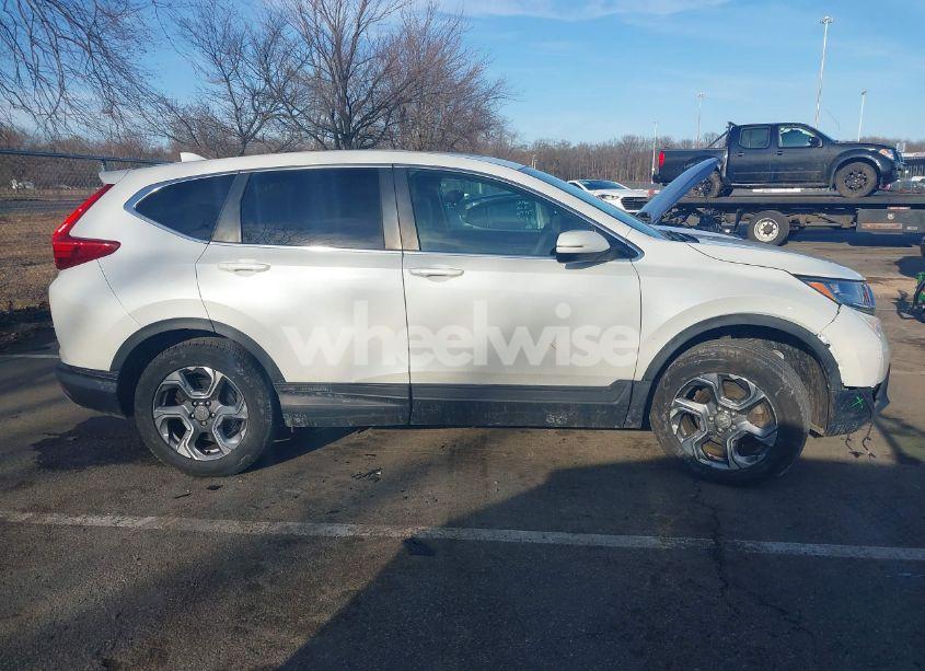 Photo 13 of 2018 Honda Cr-v EX (VIN 2HKRW2H5XJH670175)