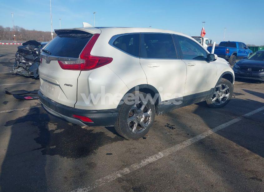 Photo 4 of 2018 Honda Cr-v EX (VIN 2HKRW2H5XJH670175)