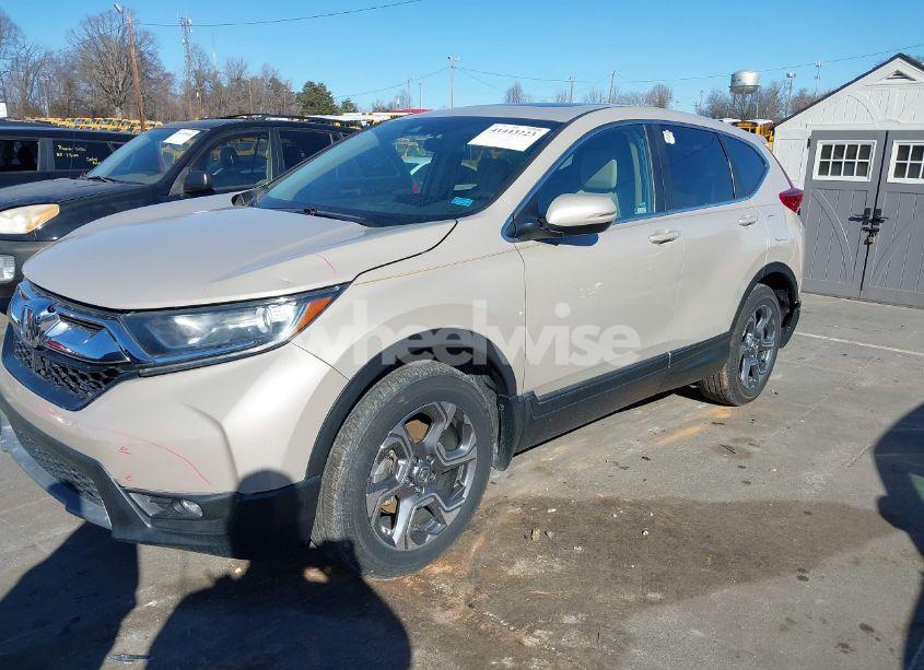 Photo 2 of 2019 Honda Cr-v EX (VIN 2HKRW2H5XKH612956)