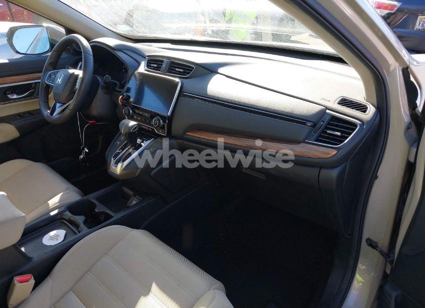Photo 5 of 2019 Honda Cr-v EX (VIN 2HKRW2H5XKH612956)
