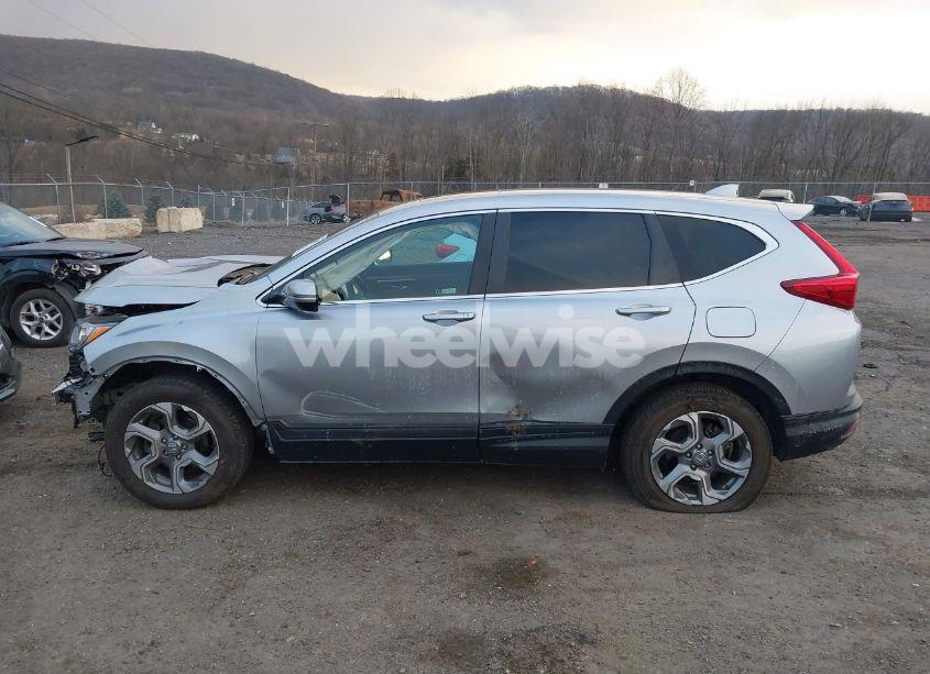 Photo 14 of 2018 Honda Cr-v (VIN 2HKRW2H83JH685885)
