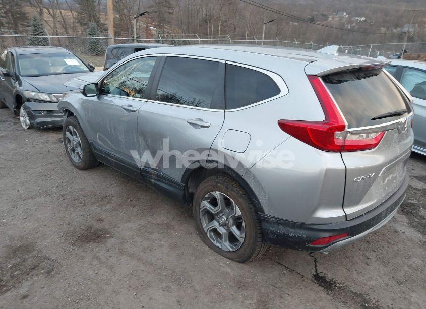 Photo 3 of 2018 Honda Cr-v (VIN 2HKRW2H83JH685885)