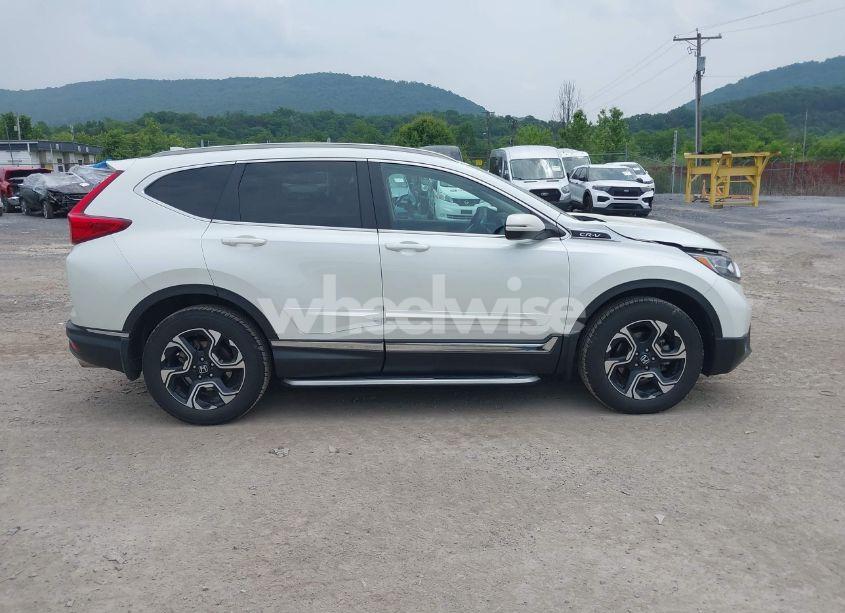 Photo 13 of 2017 Honda Cr-v TOURING (VIN 2HKRW2H90HH668061)