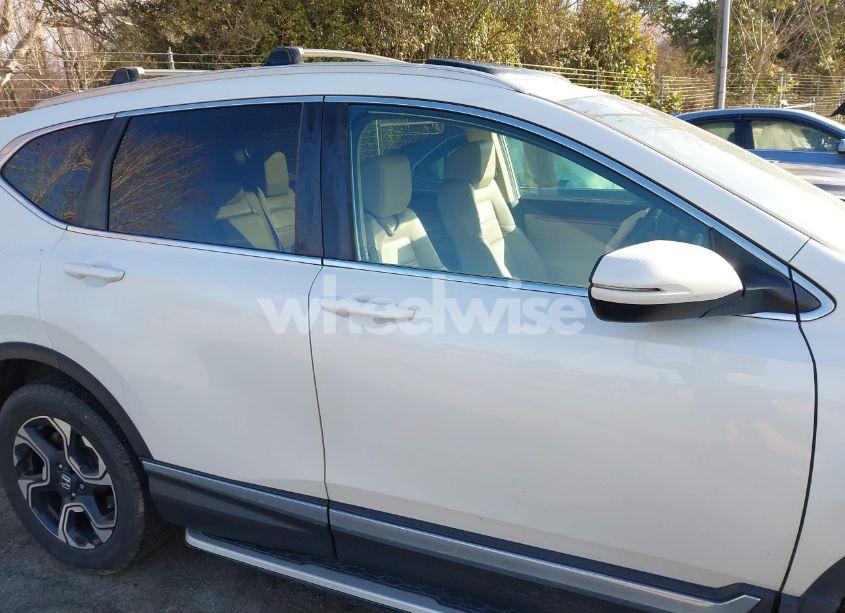 Photo 13 of 2018 Honda Cr-v TOURING (VIN 2HKRW2H93JH621287)