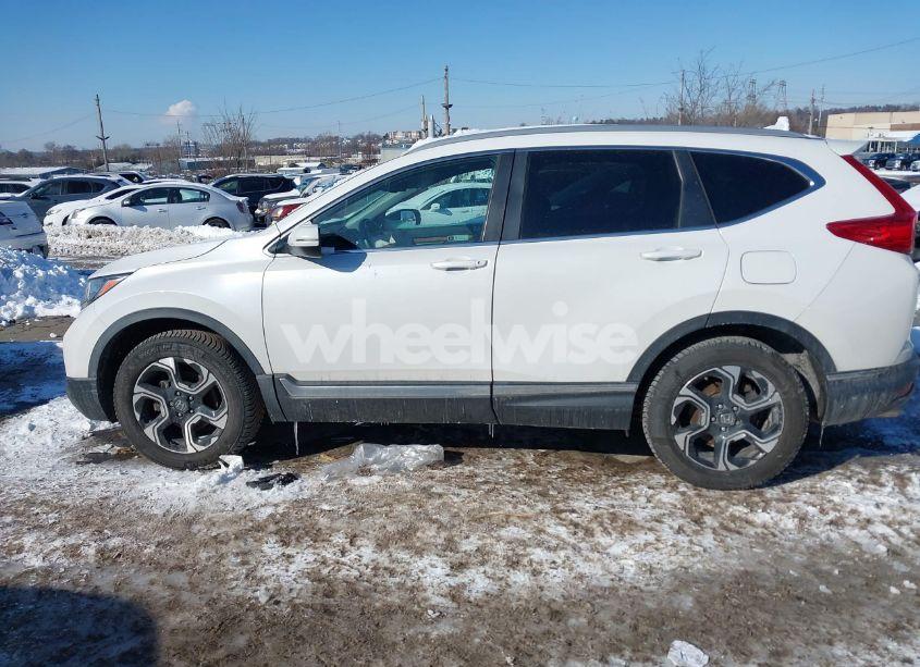 Photo 14 of 2019 Honda Cr-v TOURING (VIN 2HKRW2H93KH654890)