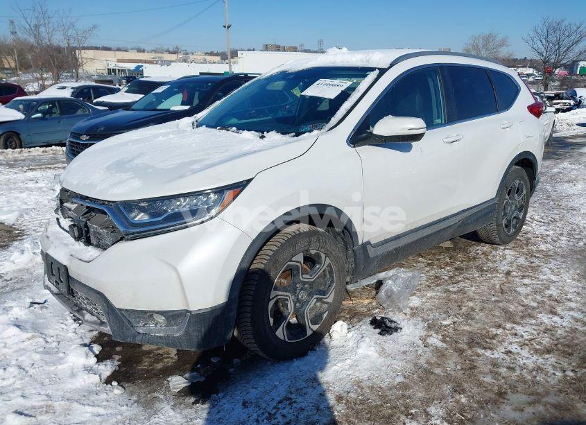 Photo 2 of 2019 Honda Cr-v TOURING (VIN 2HKRW2H93KH654890)