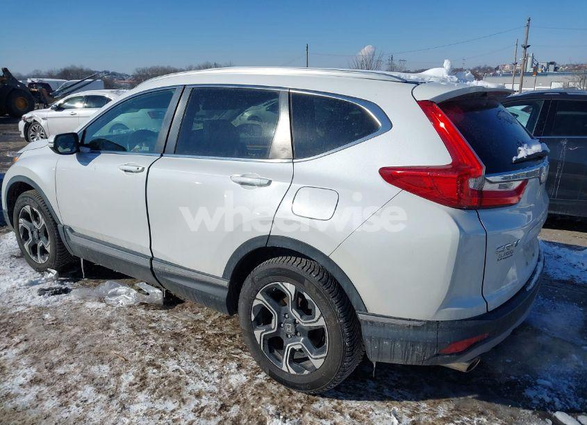 Photo 3 of 2019 Honda Cr-v TOURING (VIN 2HKRW2H93KH654890)